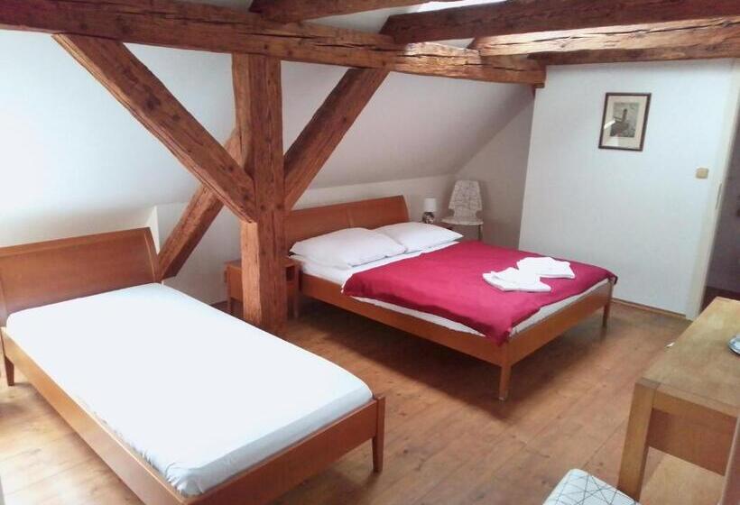 标准工作室, Antonio Residence