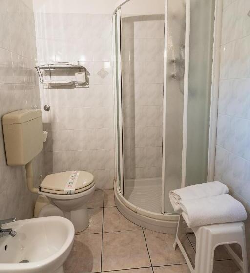 Pokój Trzyosobowy Standard z Balkonem, Zanella