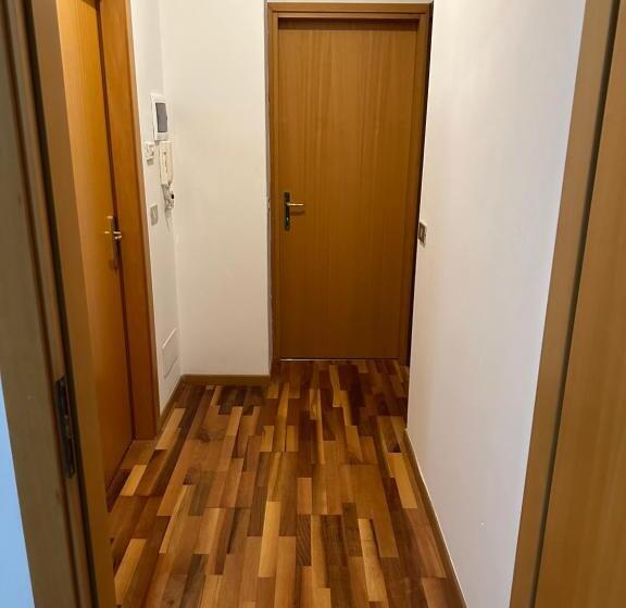 2ベッドルームアパートメント, Da Jm