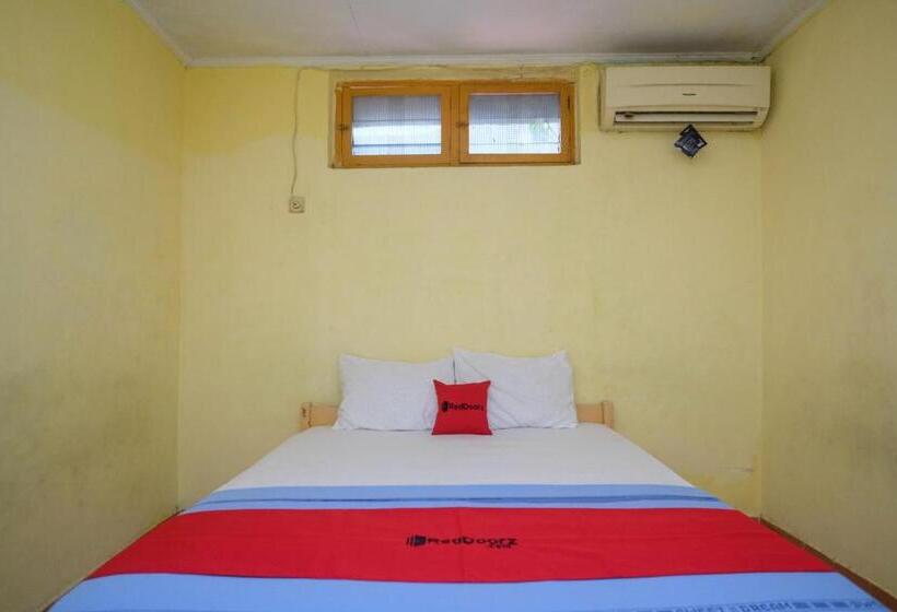 Номер Стандарт, Reddoorz Near Pelabuhan Nusantara Parepare