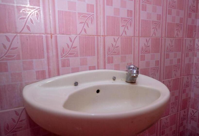 スーペリアールーム, Reddoorz Near Pelabuhan Nusantara Parepare