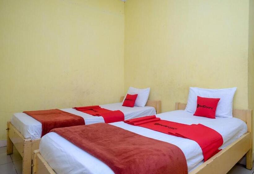 スーペリアールーム, Reddoorz Near Pelabuhan Nusantara Parepare