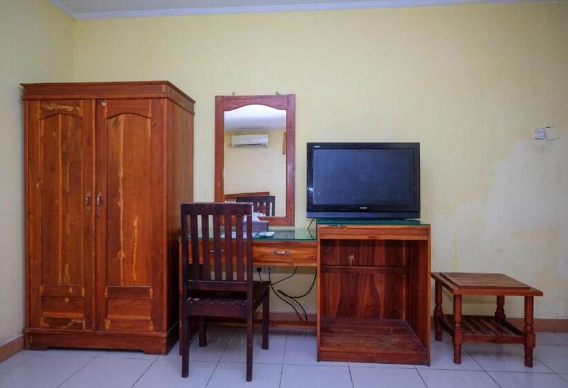 Номер Deluxe, Reddoorz Near Pelabuhan Nusantara Parepare