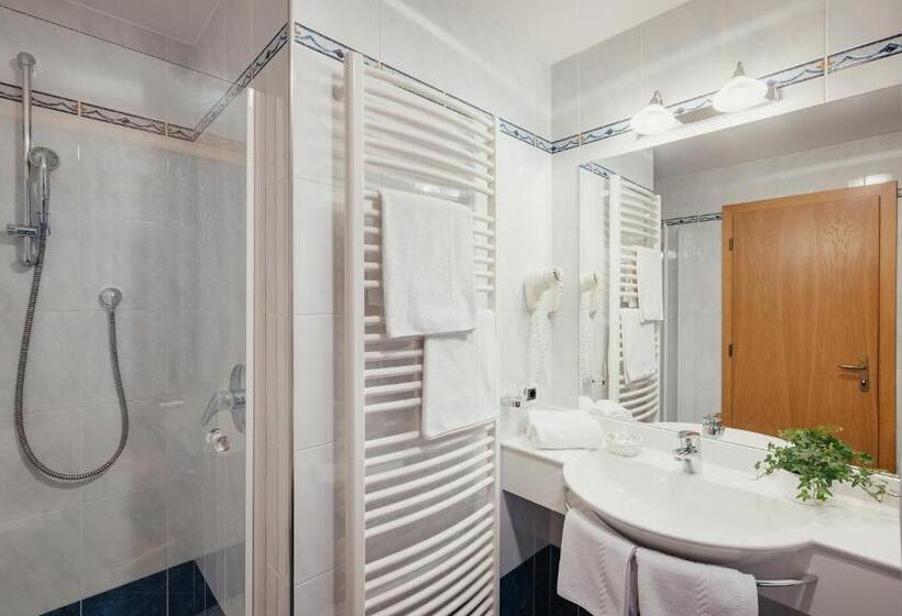 스탠다드 스튜디오, Oberaldoss Residence Wellness