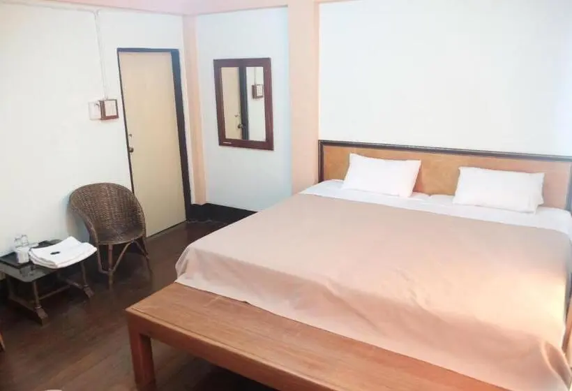 اتاق خانوادگی, Manilath Guesthouse