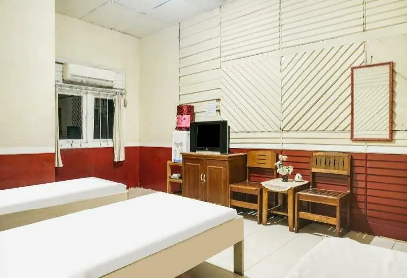 Economy Triple Room, Spot On 91833  Anggrek Daqu Syariah Kapuas