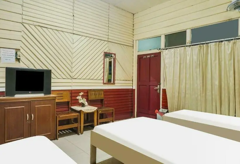 Economy Triple Room, Spot On 91833  Anggrek Daqu Syariah Kapuas