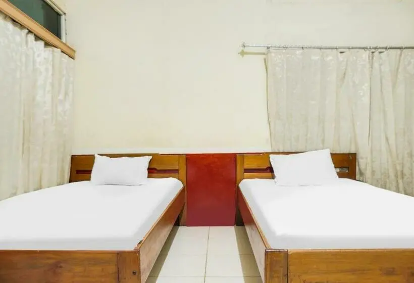 Basic-huone, Spot On 91833  Anggrek Daqu Syariah Kapuas