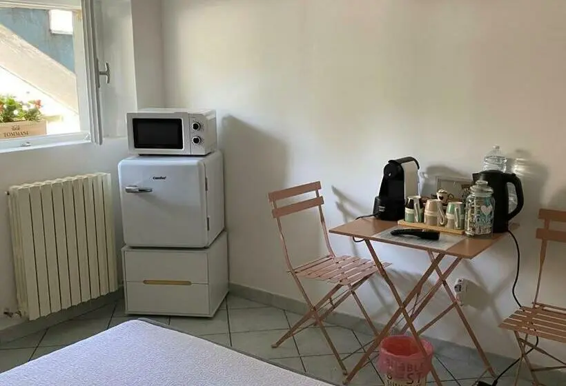 اتاق استاندارد سه نفره, Bonsai   Bed & Breakfast