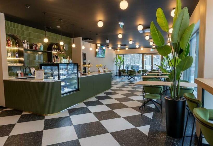 اتاق استاندارد, Ring Sport Hostel