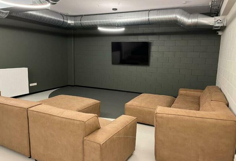 اتاق استاندارد, Ring Sport Hostel