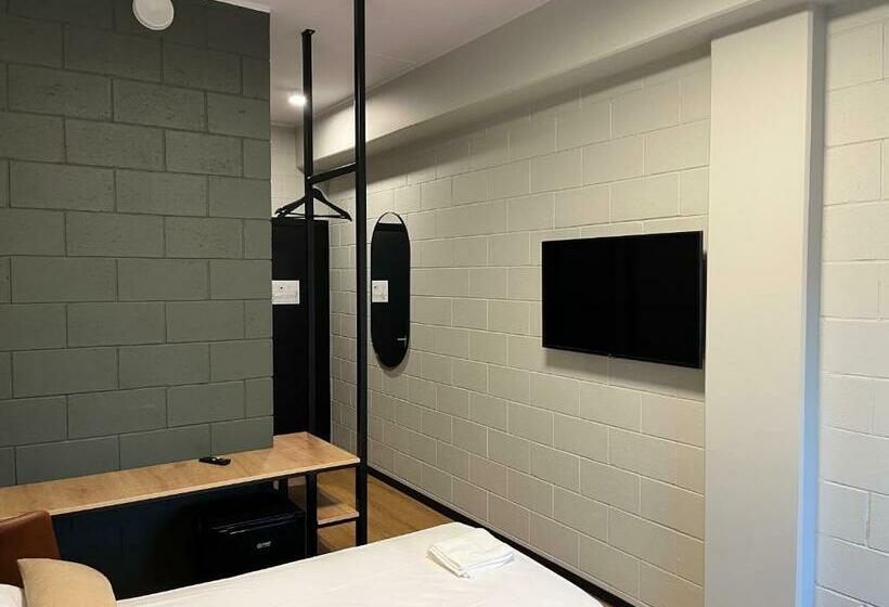 اتاق استاندارد, Ring Sport Hostel