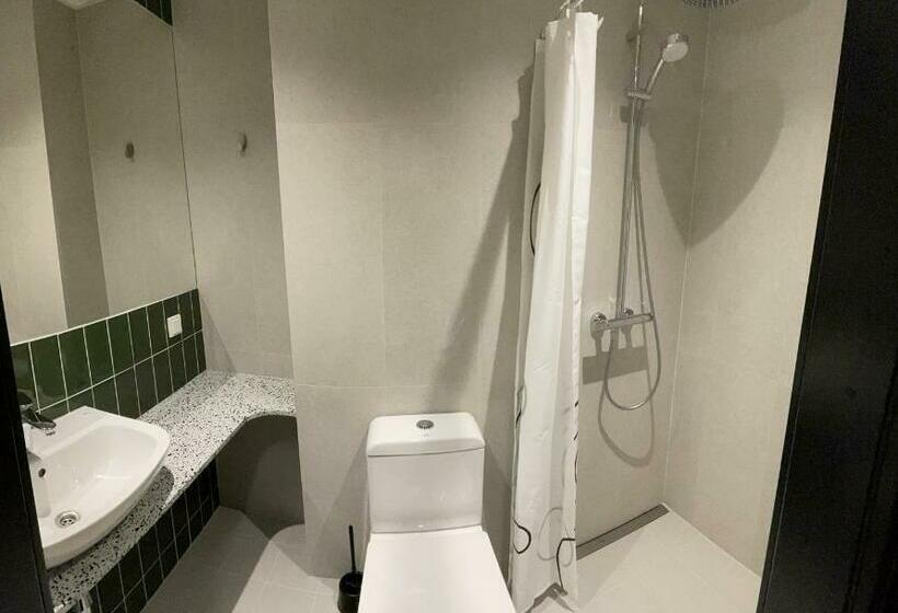 اتاق استاندارد, Ring Sport Hostel