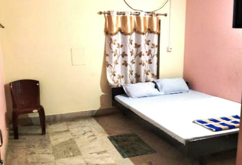 חדר אקונומי, Staymaker Rituranga   5 Mins Walk From Sonajhuri Haat