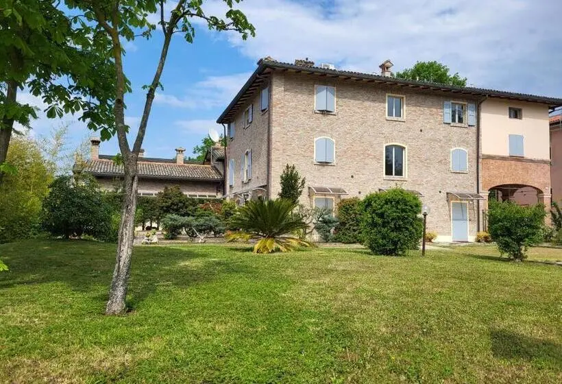 استودیوی استاندارد, Residence Antico Borgo