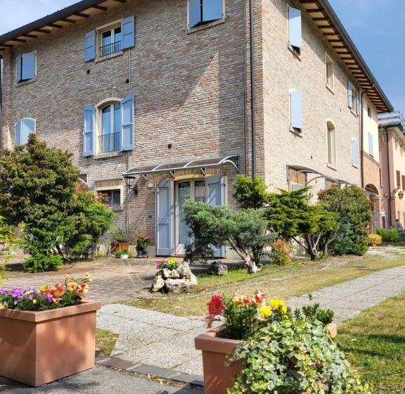 استودیوی استاندارد, Residence Antico Borgo