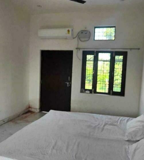 트리플 클래식 룸, Oyo 70136 Vrinda Inn