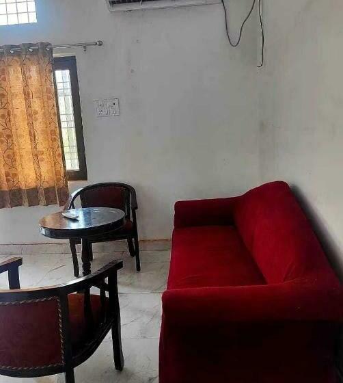 트리플 클래식 룸, Oyo 70136 Vrinda Inn