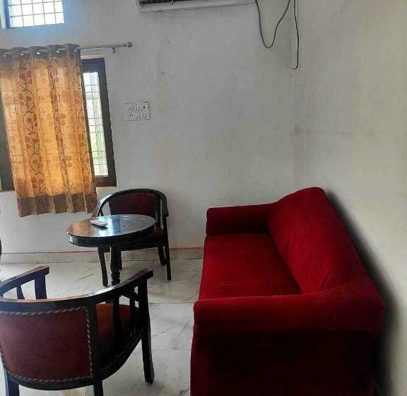 트리플 클래식 룸, Oyo 70136 Vrinda Inn