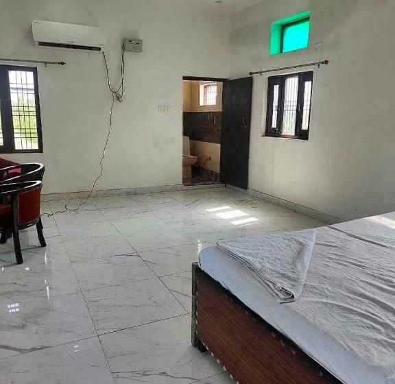 트리플 클래식 룸, Oyo 70136 Vrinda Inn