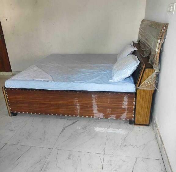 Трехместный Номер Классика, Oyo 70136 Vrinda Inn