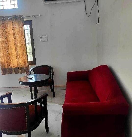 트리플 클래식 룸, Oyo 70136 Vrinda Inn