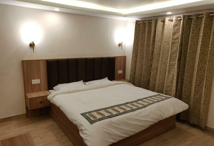 デラックスルーム, Himcasa   A Unit Of Hotel Vikrant