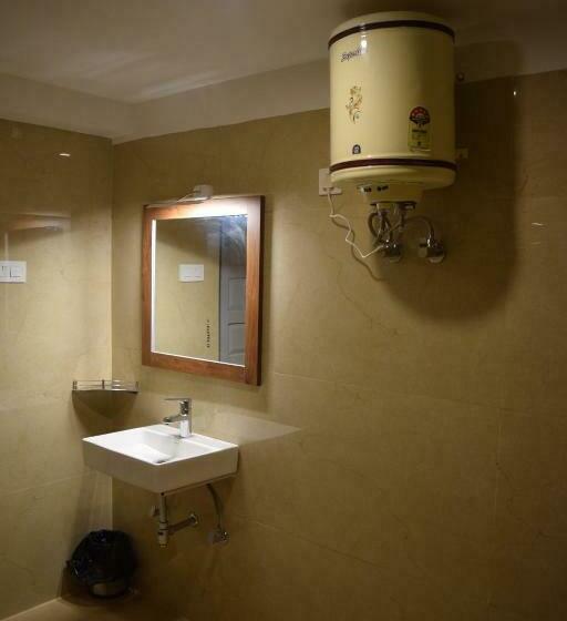 デラックスルーム, Himcasa   A Unit Of Hotel Vikrant