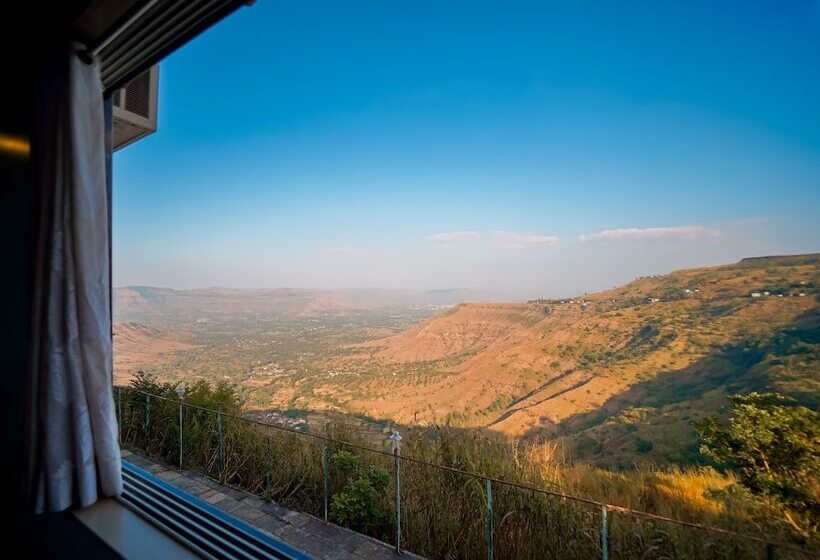 デラックスルーム, Treebo Raval Resort With Valley View