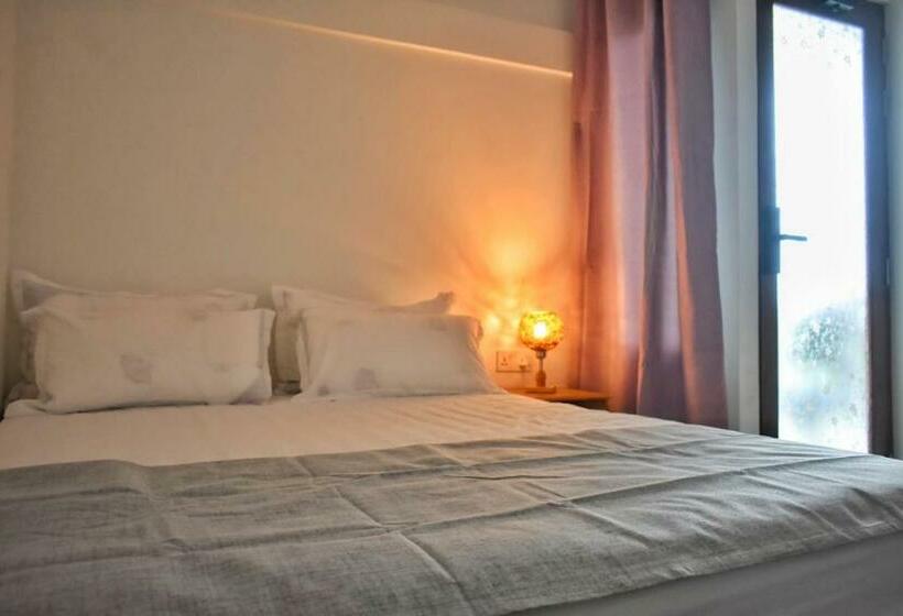 اتاق استاندارد یک نفره, Travelrim Maldives