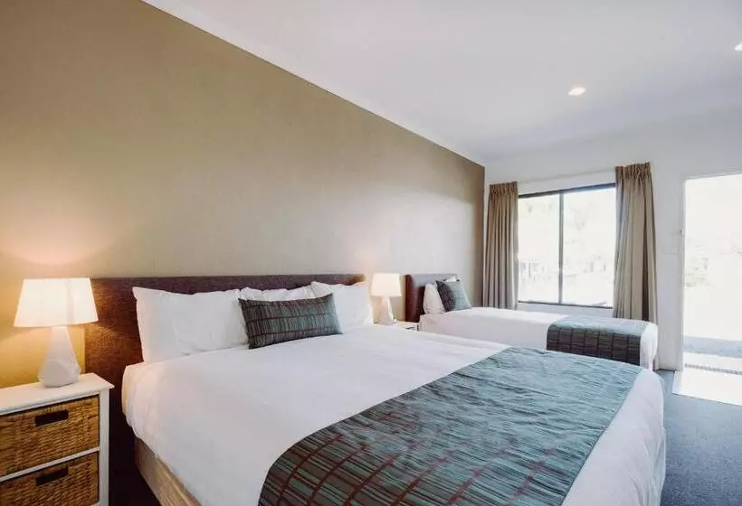デラックススタジオ, Artesian Spa Motel