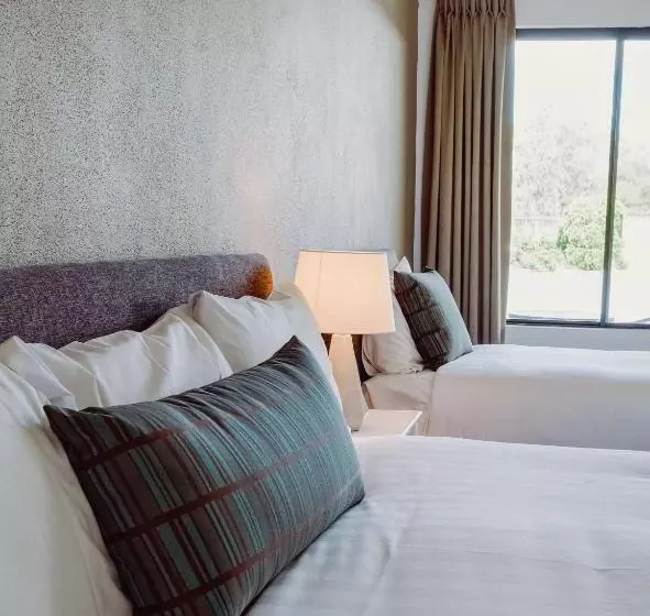 デラックススタジオ, Artesian Spa Motel