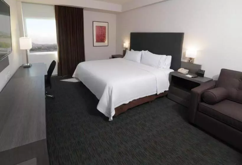 سوئیت با تخت بزرگ, Holiday Inn Express Hotel & Suites Hermosillo, An Ihg