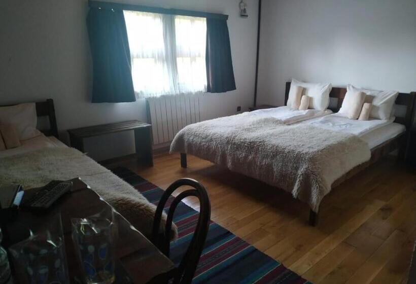 스탠다드 트리플 룸, Dedovite Kashti