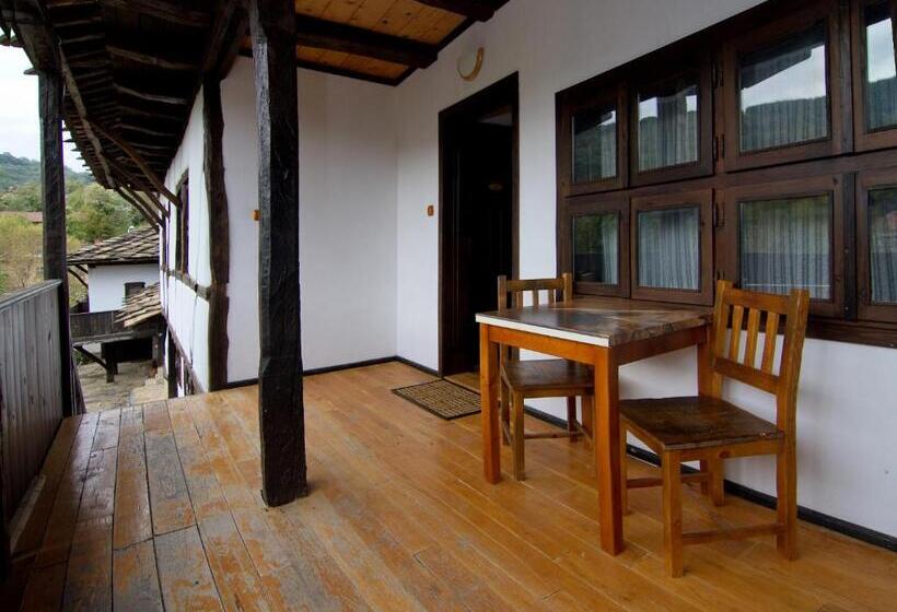 주니어 스위트, Dedovite Kashti