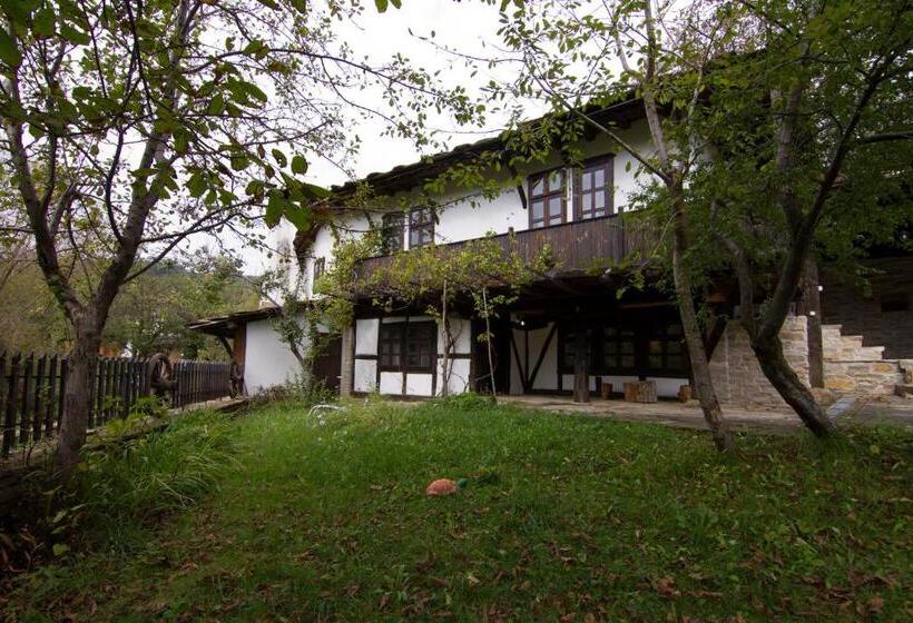 2침실 아파트 정원 전망, Dedovite Kashti