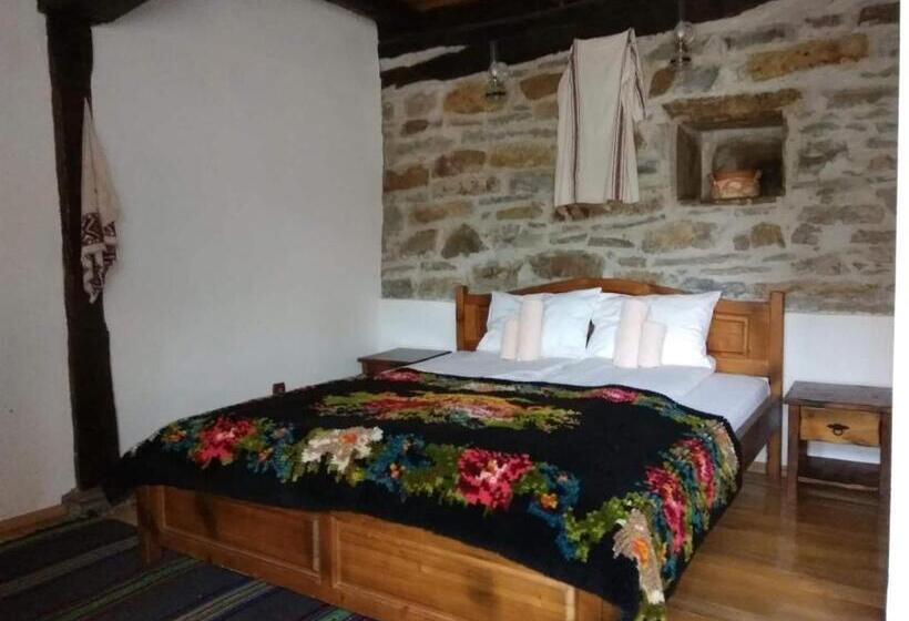 스탠다드 룸, Dedovite Kashti