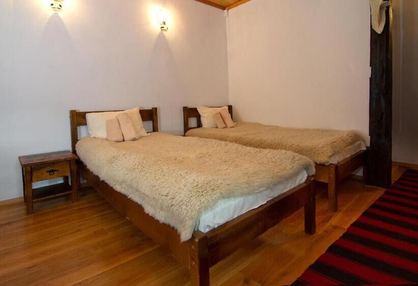 스탠다드 룸, Dedovite Kashti