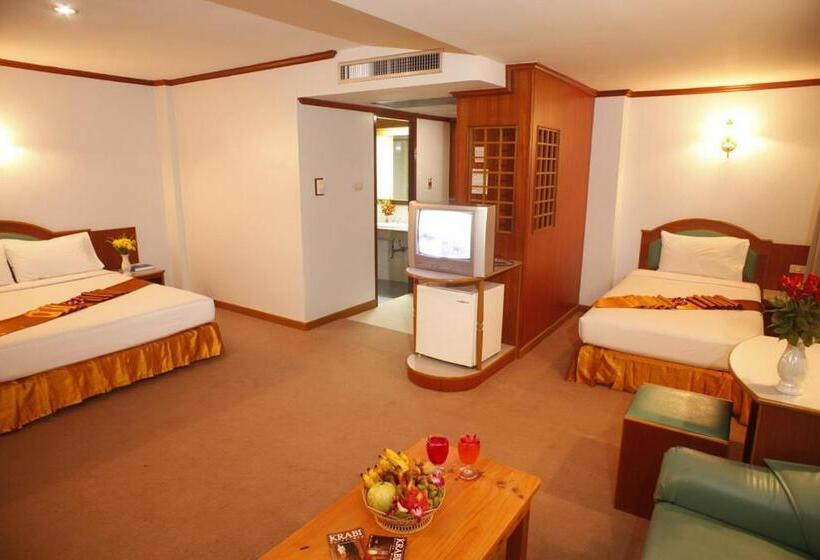 패밀리 룸, Boonsiam