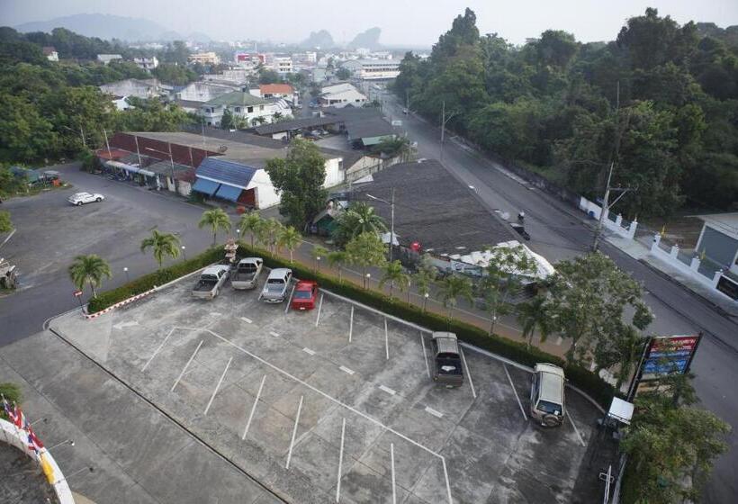 패밀리 룸, Boonsiam