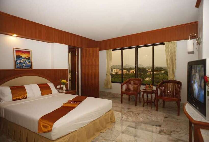 패밀리 룸, Boonsiam