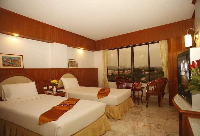 수피리어 룸, Boonsiam