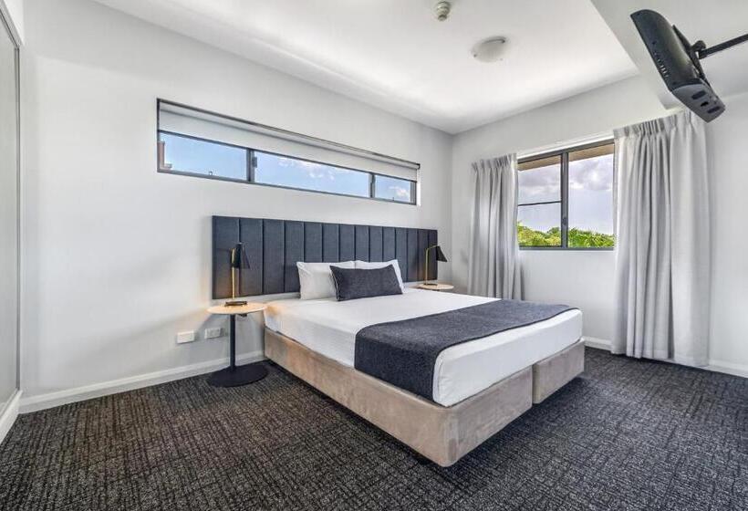 شقة غرفة واحدة, Hudson Parap