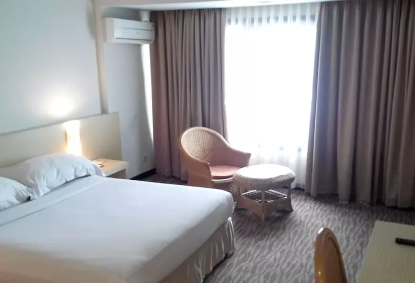 デラックスルーム, Pangeran City