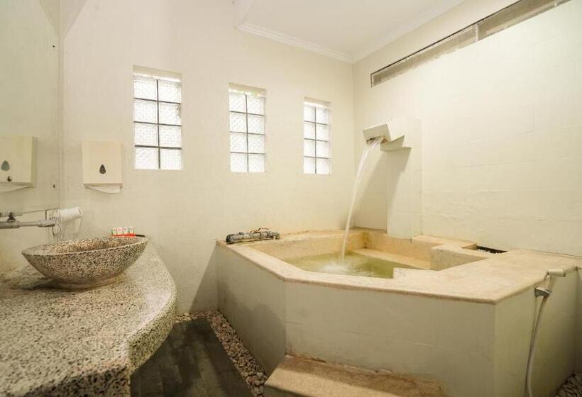 家庭洋房, Sabda Alam Hotel & Resort