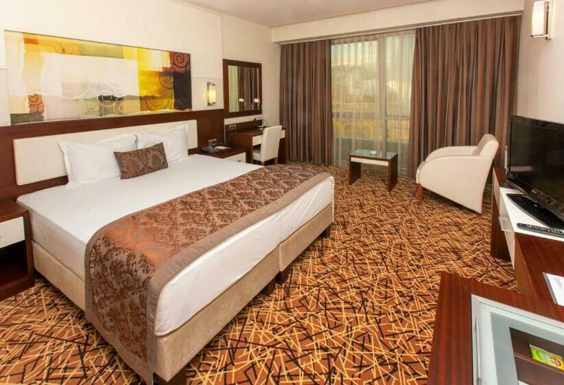 اتاق استاندارد یک نفره, Tuna