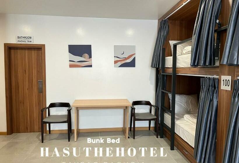 تختخواب در اتاق مشترک, Hasu The Hotel Rach Gia