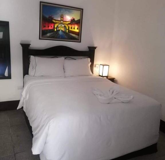 اتاق استاندارد با سرویس بهداشتی مشترک, San Sebastián
