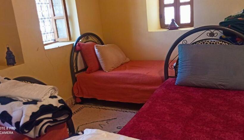 اتاق خانوادگی با چشمانداز باغ, Dar Assounfou