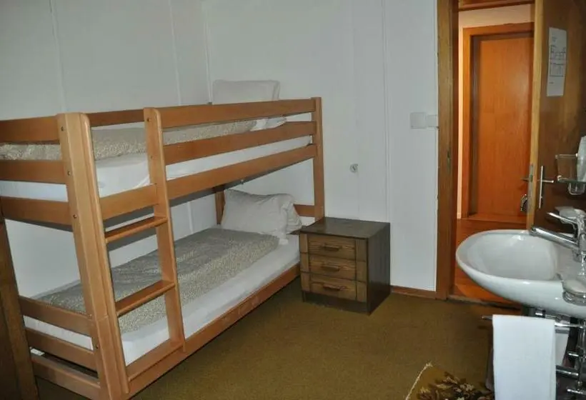 Standard Kolmen Hengen Huone Jaettu kylpyhuone, Hostel Engelberg Mein Trail Hostel